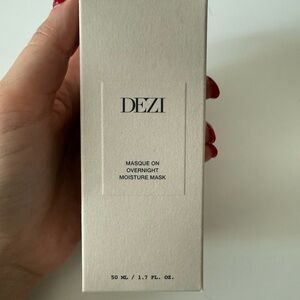 DEZI Vegan Overnight Moisture Mask